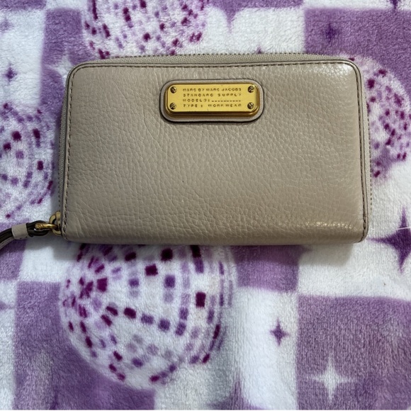 Marc By Marc Jacobs Handbags - Marc By Marc Jacobs Beige Leather Wallet